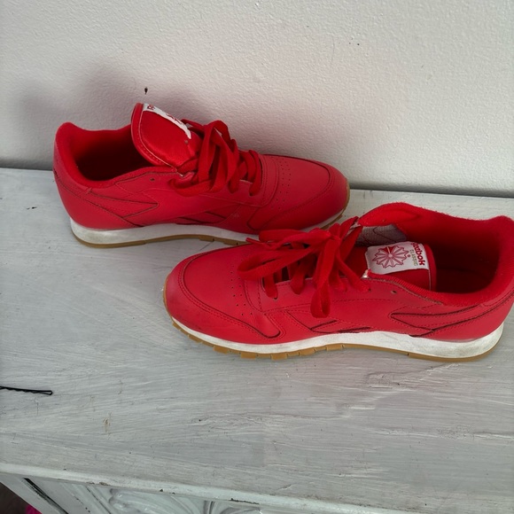 Reebok Classics Red Leather gum bottom sole - Picture 6 of 6